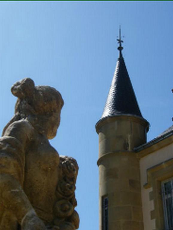 Chateau Tout Y Fault Loriges Luaran gambar