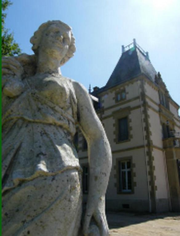 Chateau Tout Y Fault Loriges Luaran gambar